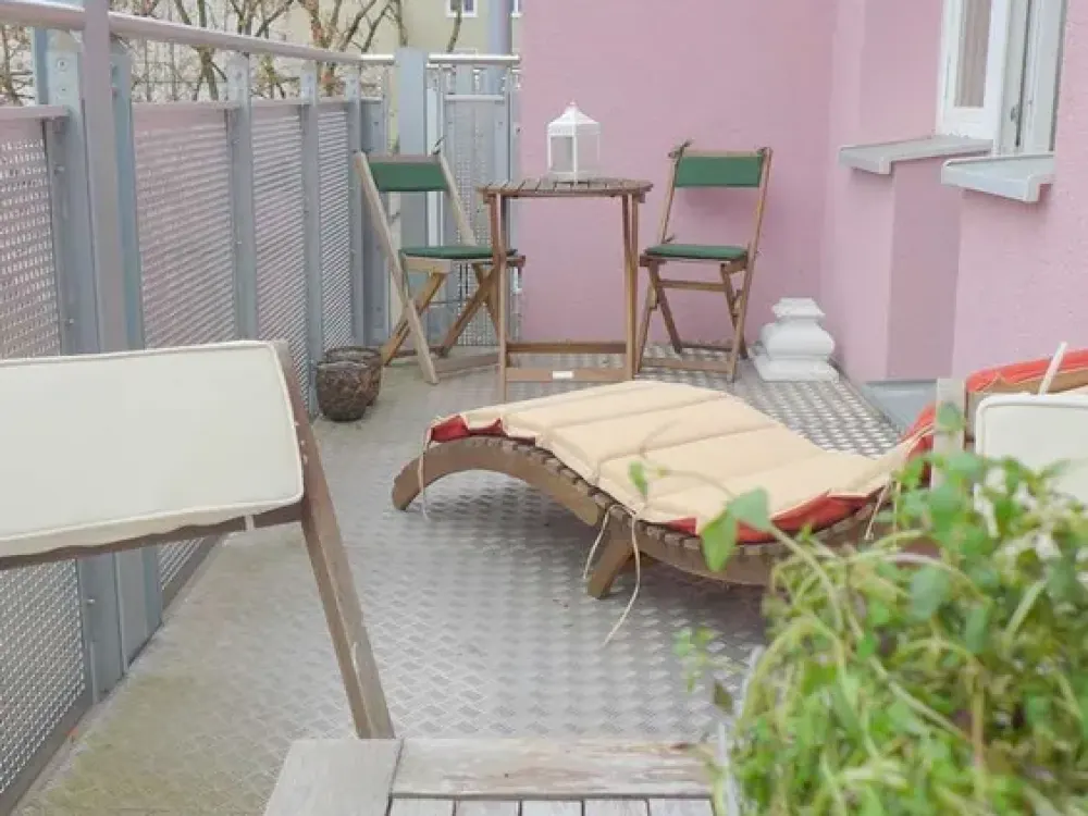 Temporary Living for 12 Months: Fully Furnished 2-Room Maisonette Apartment with Balcony - from 01.10.