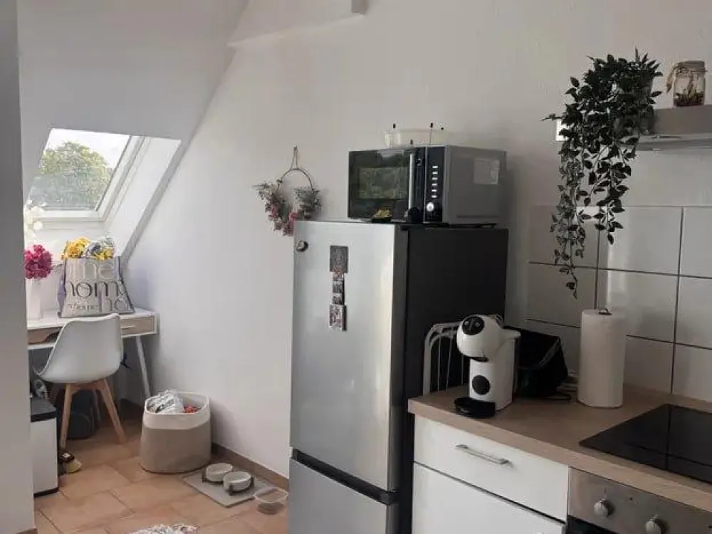 Suche Nachmieter für lichtdurchflutete möblierte 2-Zimmer-Wohnung