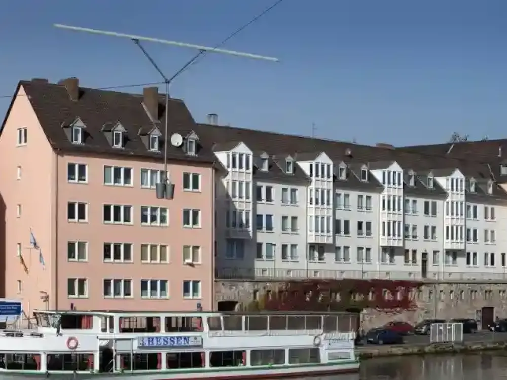 Living on the Fulda, 2-room apartment with balcony!