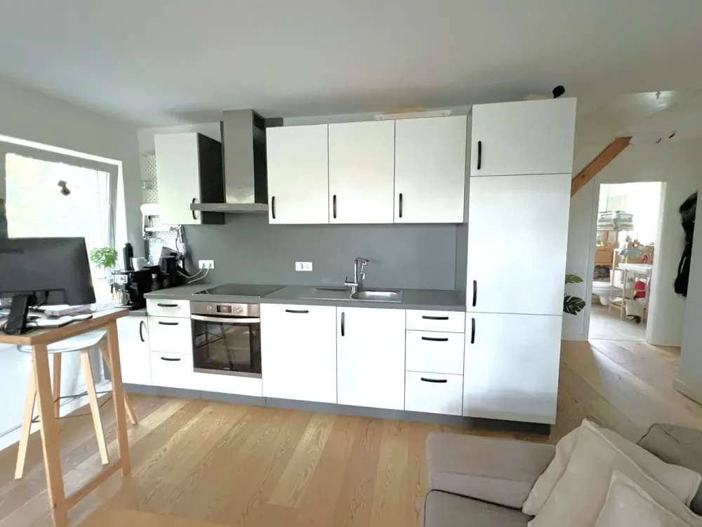 STILVOLLE MODERNISIERTE MIETWOHNUNG IN BERGEDORF