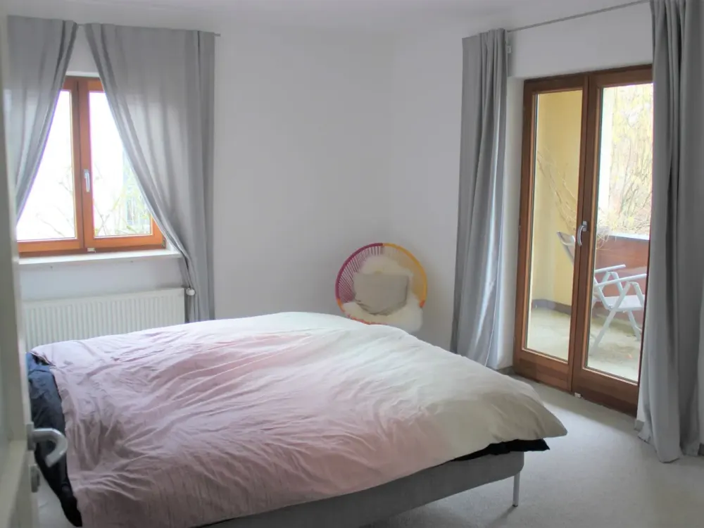 * Fully Furnished * 2,5 Zimmer mit großer Wohnküche und Balkon in Großhadern