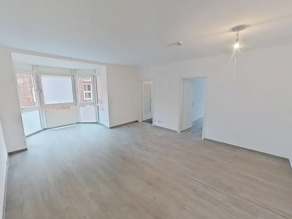 Beautiful 3-Room Apartment with Lots of Brightness and Daylight Bathroom