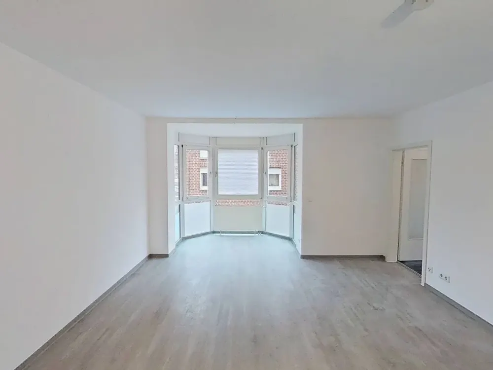 Beautiful 3-Room Apartment with Lots of Brightness and Daylight Bathroom
