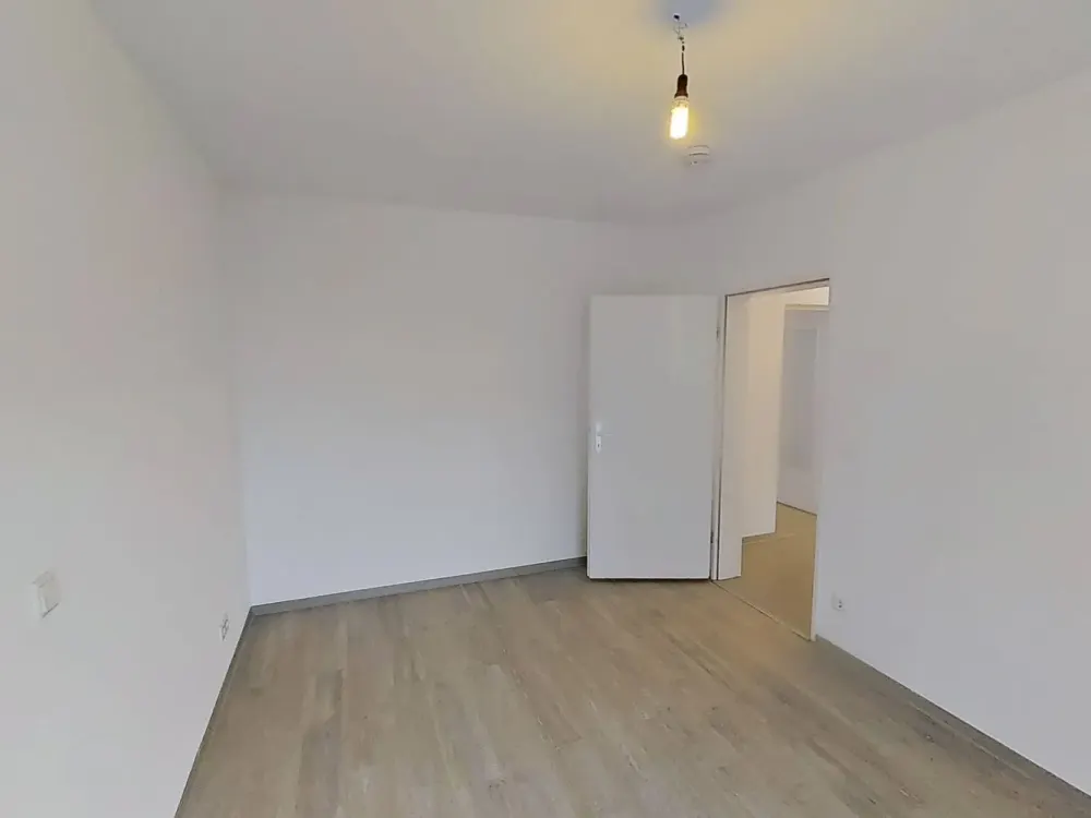 Beautiful 3-Room Apartment with Lots of Brightness and Daylight Bathroom