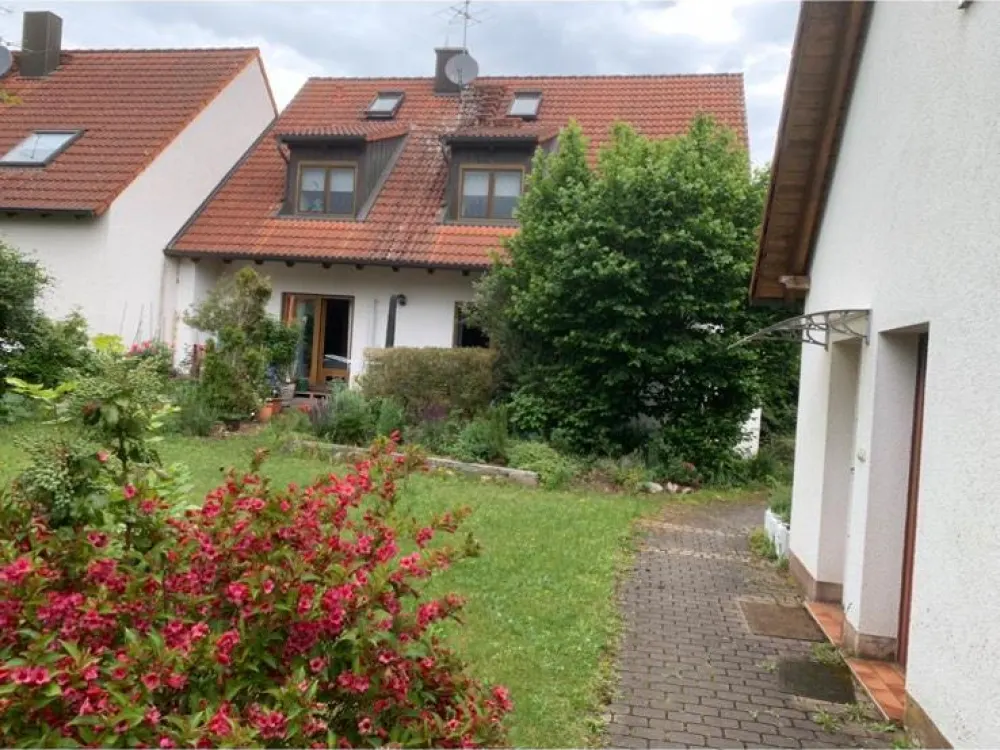 1-Zi-Appartement in Dormitz; 7 km von Erlangen entfernt. 22 m2.