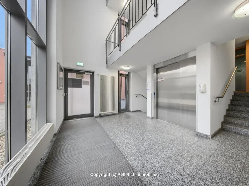 SENIOR LIVING: Bright 2-Room Apartment with Elevator & New Fitted Kitchen in Oststadt for Rent