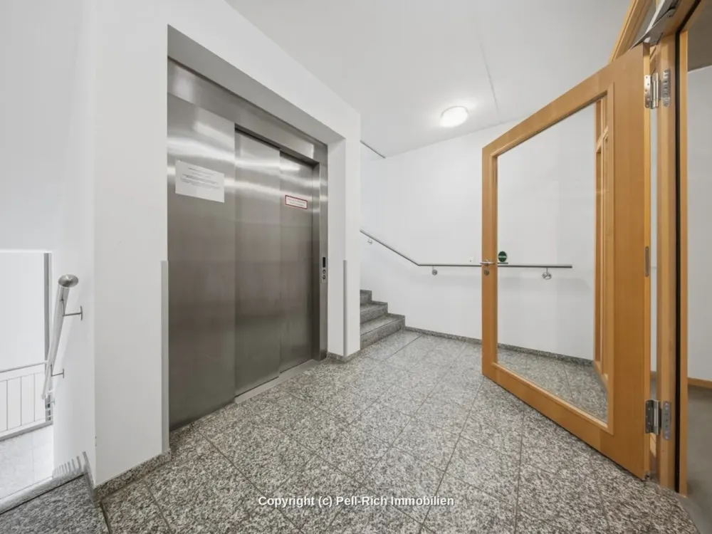 SENIOR LIVING: Bright 2-Room Apartment with Elevator & New Fitted Kitchen in Oststadt for Rent
