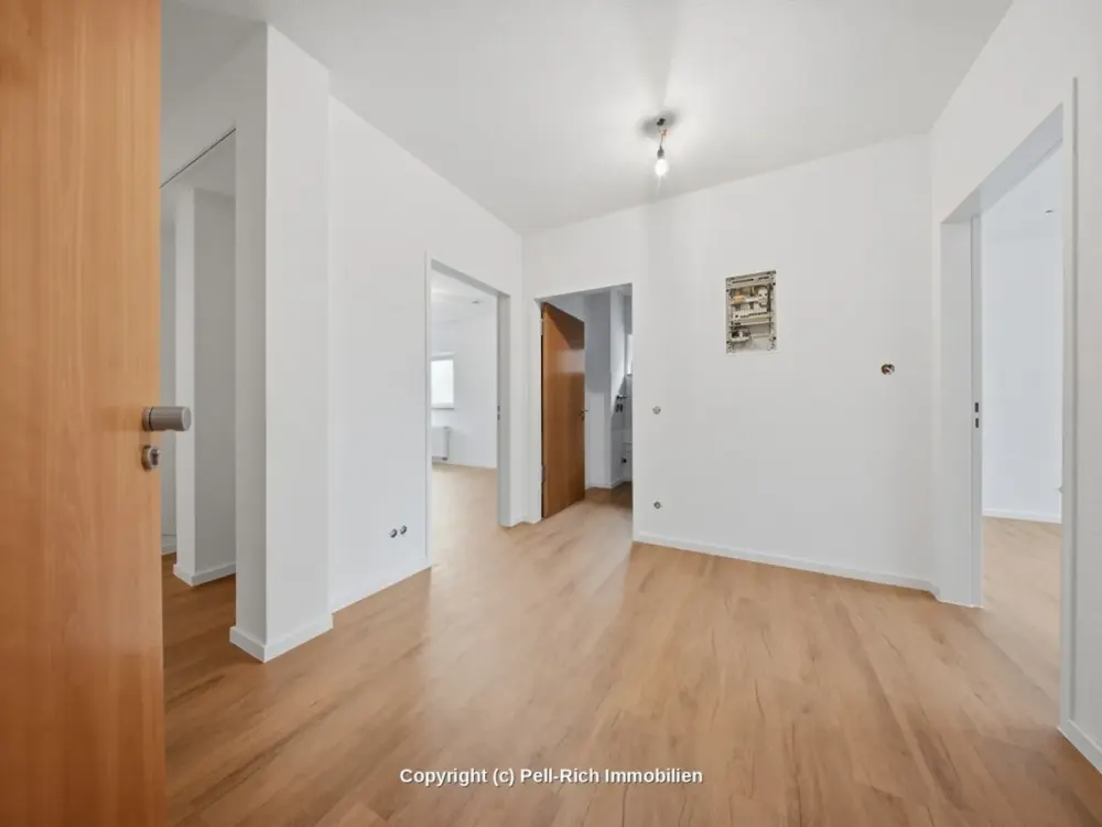 SENIOR LIVING: Bright 2-Room Apartment with Elevator & New Fitted Kitchen in Oststadt for Rent