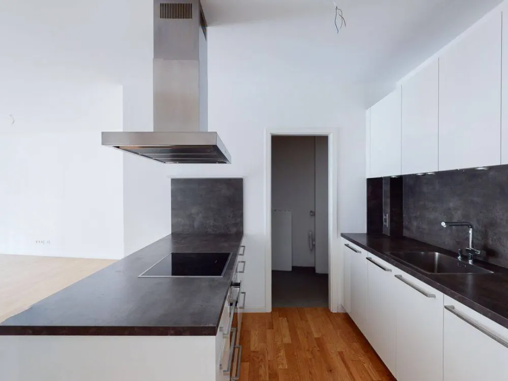 Modern Wohnen in Sachsenhausen! 4-Zimmer-Wohnung mit EBK und Balkon