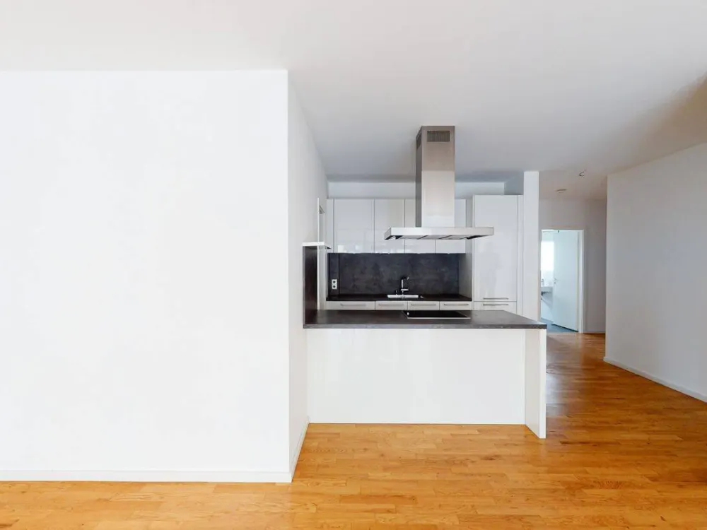 Modern Wohnen in Sachsenhausen! 4-Zimmer-Wohnung mit EBK und Balkon