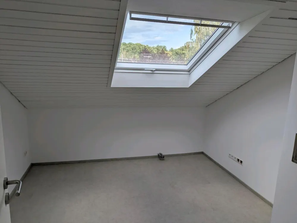 helle, neu renoviert 3 Zimmer Wohnung.