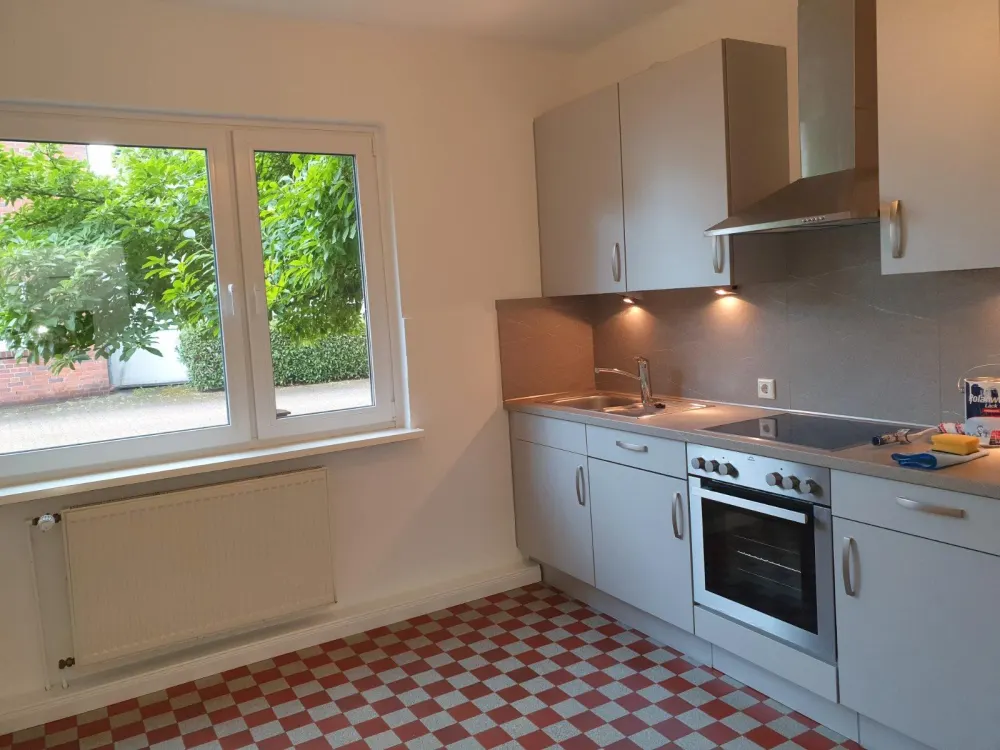 3-Zimmer EG Wohnung mit wunderschönem Rundbau in Klecken