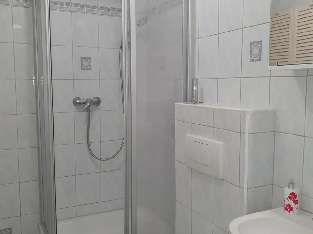 3-Zimmer EG Wohnung mit wunderschönem Rundbau in Klecken