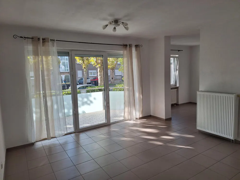 Moderne 2 ZKB mit Balkon & Garage (Nähe Caritasklinik)