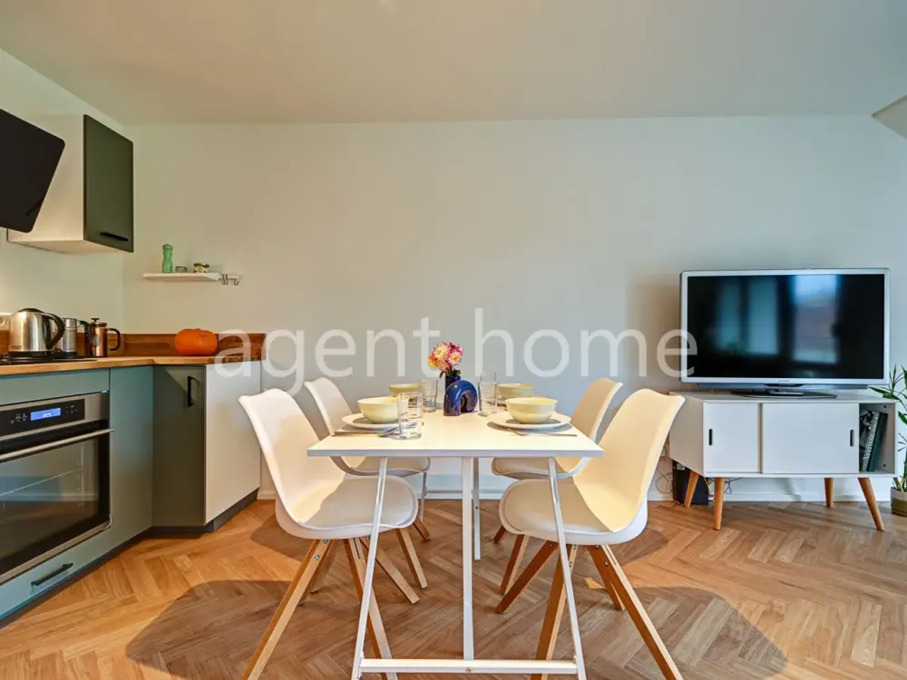FURNISHED - TOP FLOOR - Beautiful Apartment with Balcony