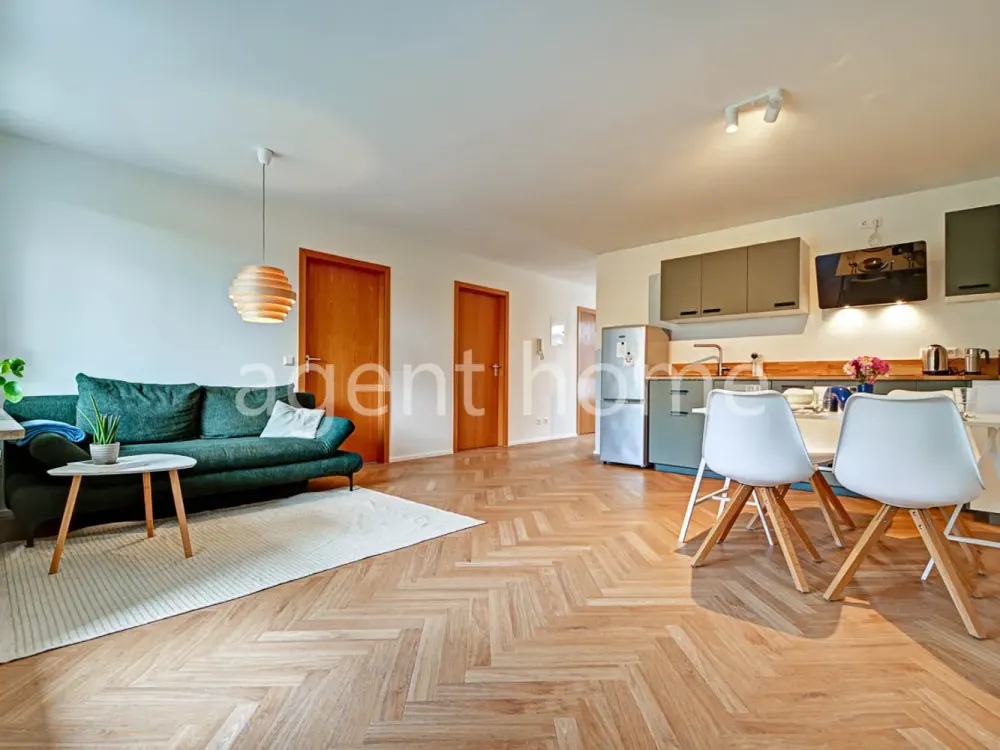 FURNISHED - TOP FLOOR - Beautiful Apartment with Balcony