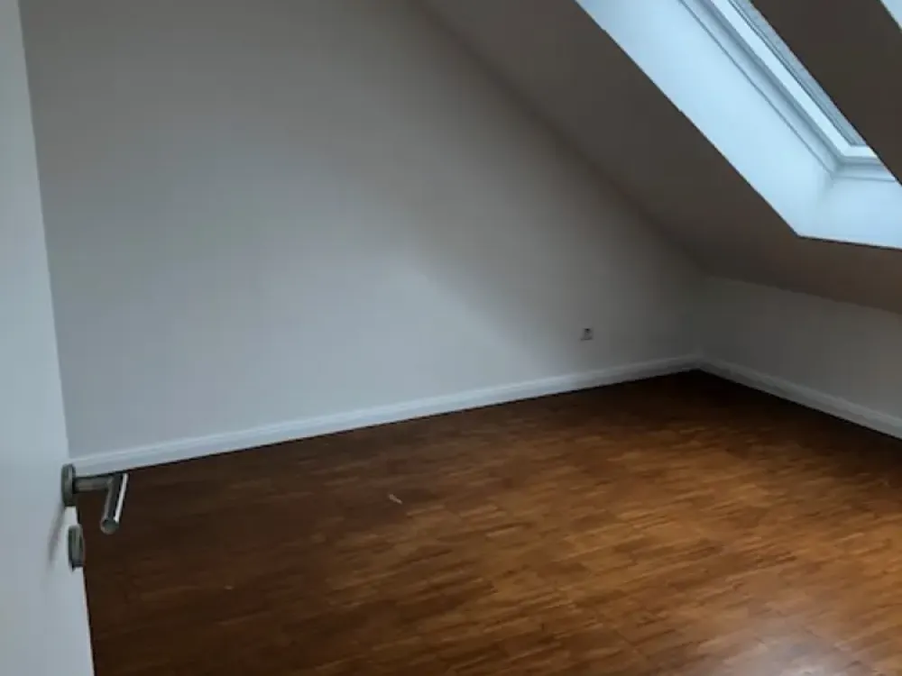 Exklusive 3-Zimmer-Dachgeschosswohnung in Mülheim, Köln