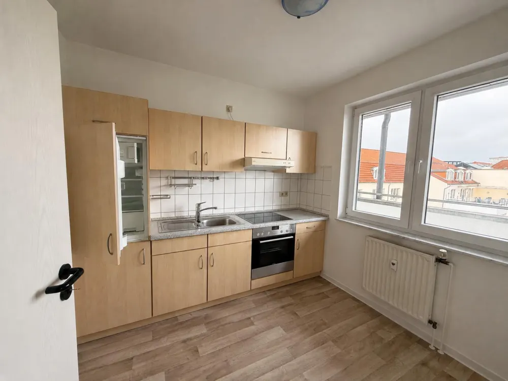 Senior-friendly 2-room apartment with sunny balcony