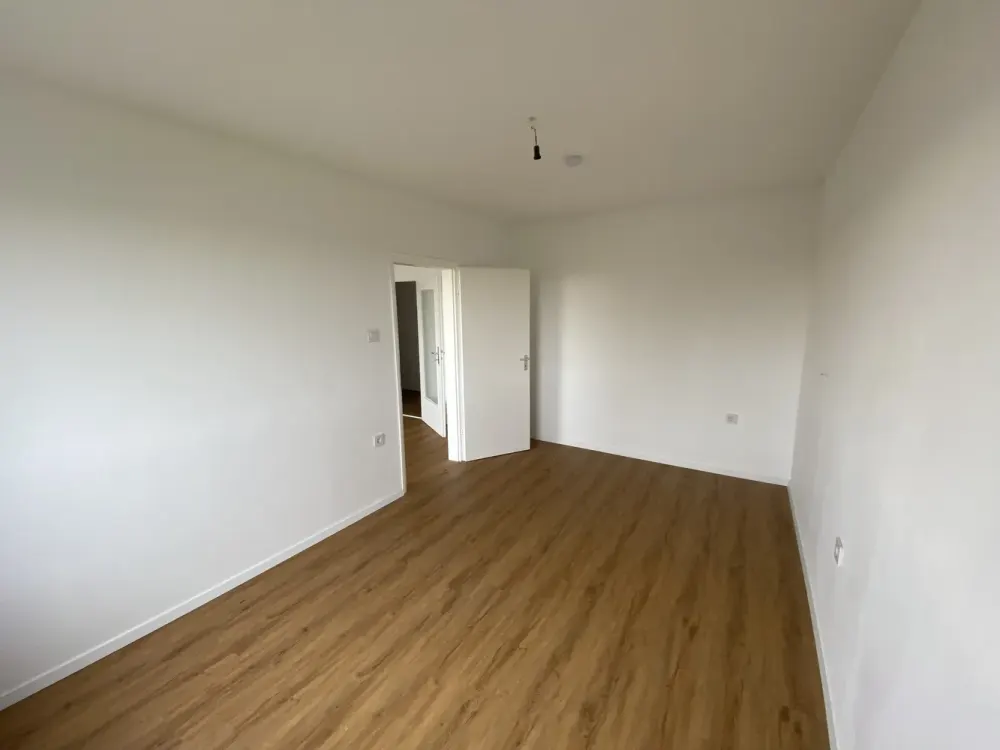2 Zimmerwohnung 52qm Loggia Keller