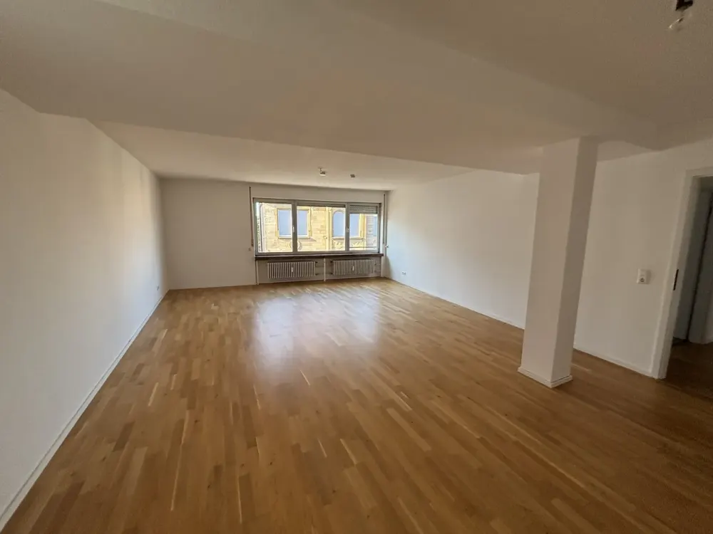 Helle 2-Zimmer-Wohnung mit sonnigem Balkon