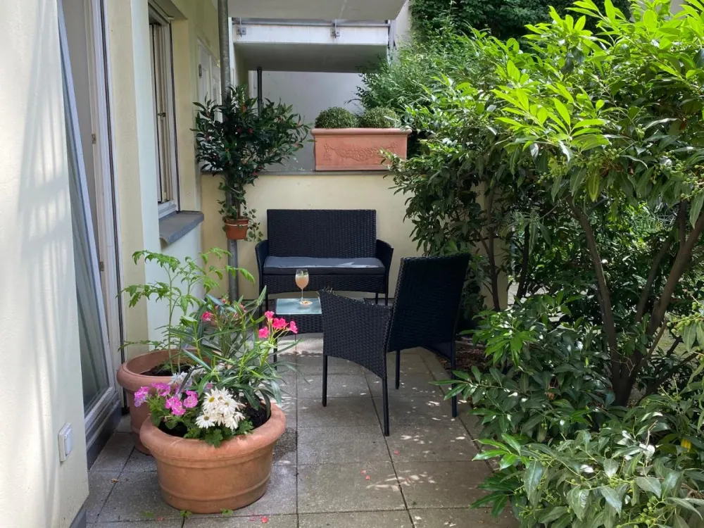 Classy Apartment with Large Terrace, Garden on a Park