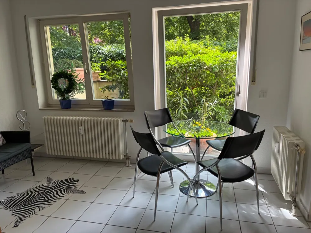 Classy Apartment with Large Terrace, Garden on a Park