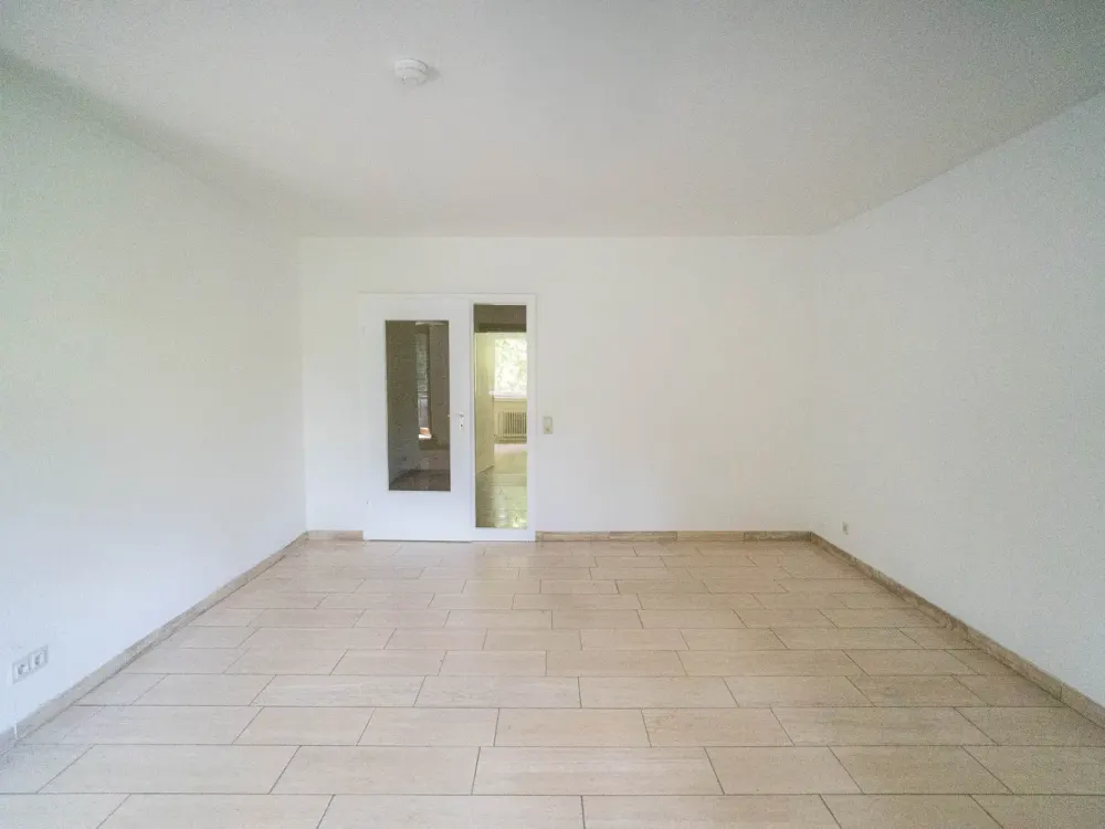 Helle 2-Zimmer-Wohnung mit Balkon, Tiefgaragenstellplatz und Top-Lage am Rhein