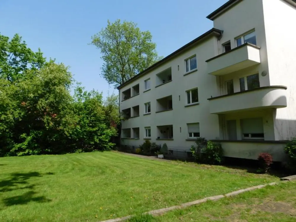 Gemütliche einzugsbereite Single-Wohnung mit Loggia inkl. tollem Ausblick ins Grüne!