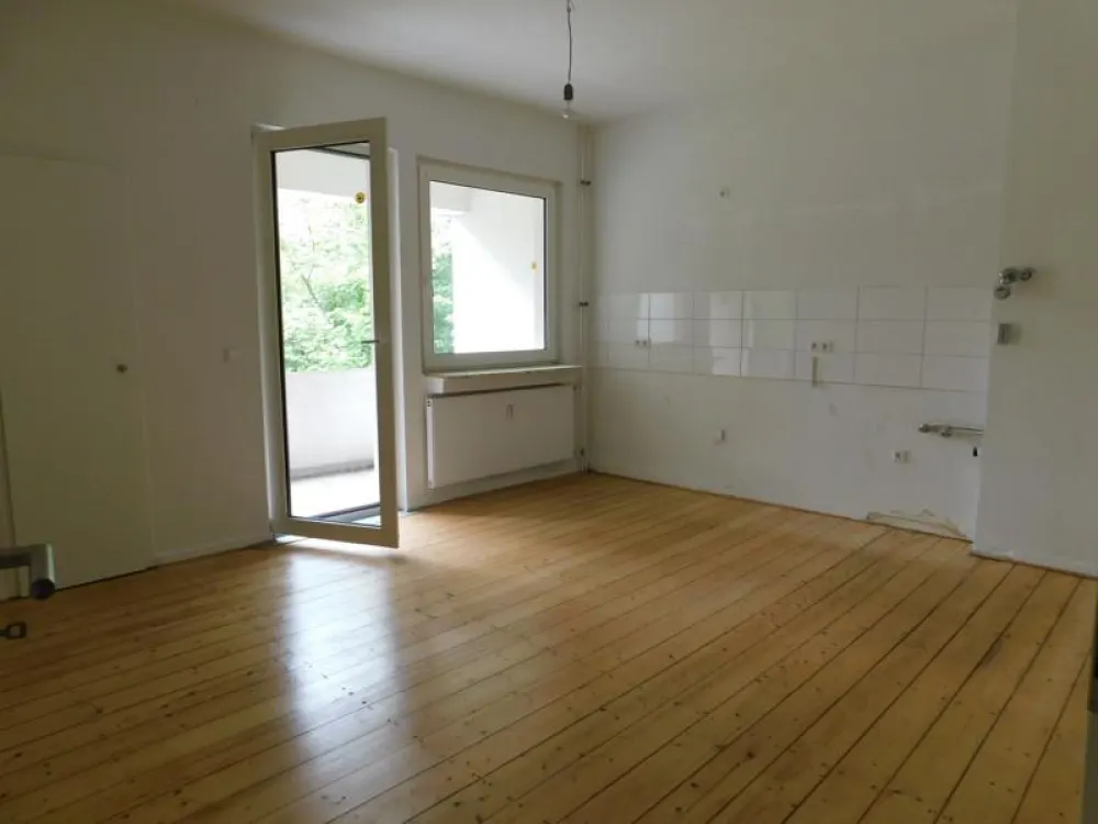 Gemütliche einzugsbereite Single-Wohnung mit Loggia inkl. tollem Ausblick ins Grüne!