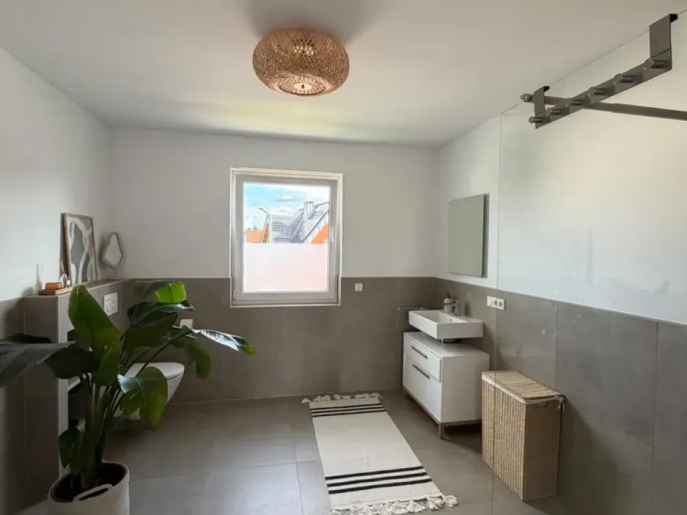 Moderne 2 ZKB-Whg. mit großem Balkon