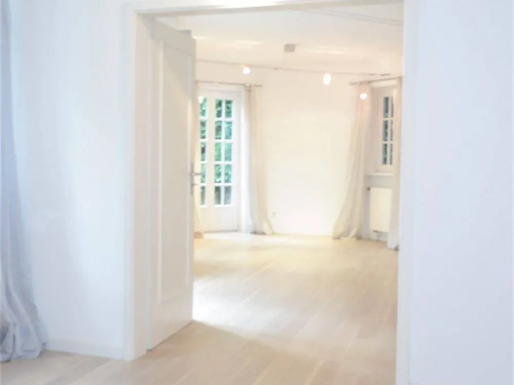 Exklusive 2-Zi-Einliegerwohnung in bester Wohnlage am Bopser