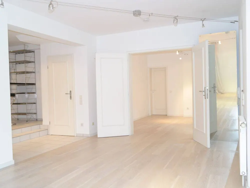 Exklusive 2-Zi-Einliegerwohnung in bester Wohnlage am Bopser