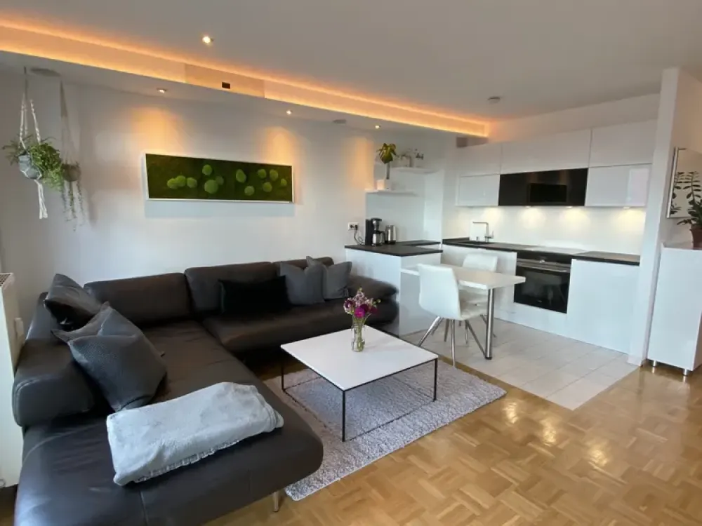 möblierte 2-Zimmerwohnung mit Küche, Westbalkon und Badewanne in guter Lage