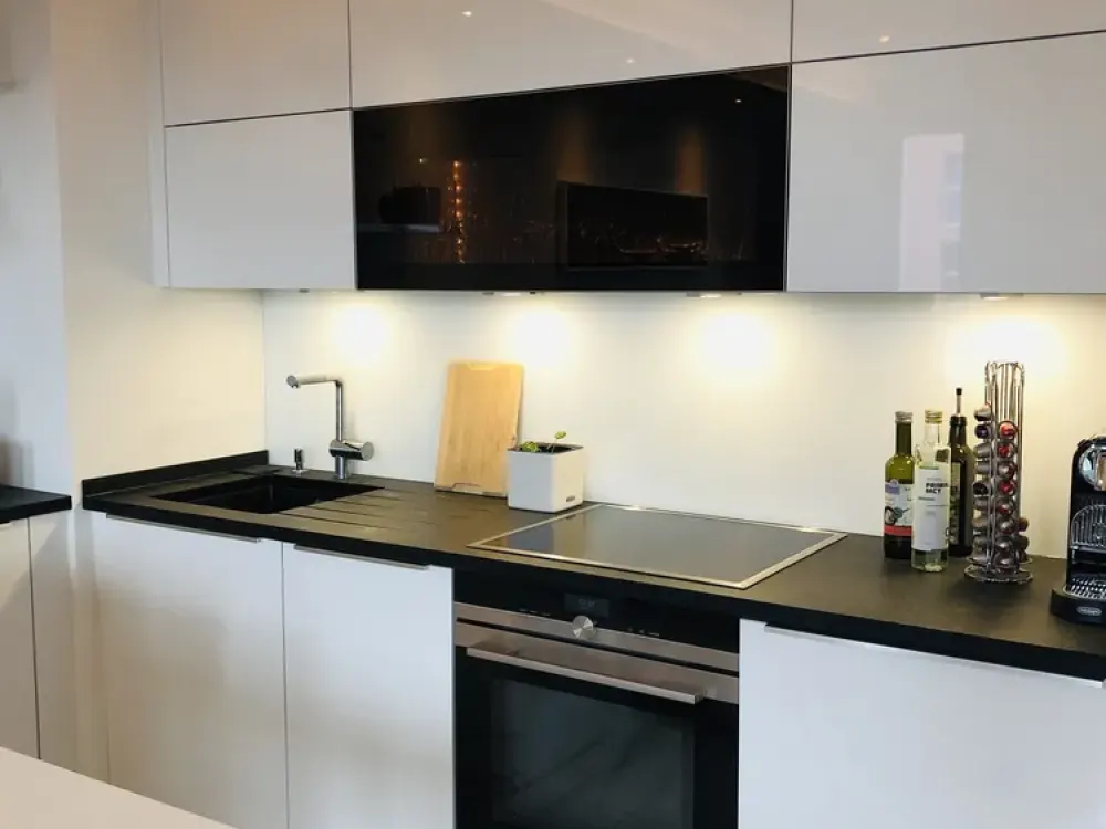 möblierte 2-Zimmerwohnung mit Küche, Westbalkon und Badewanne in guter Lage