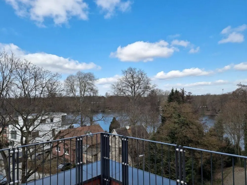 Modernes Penthouse mit Wasserblick