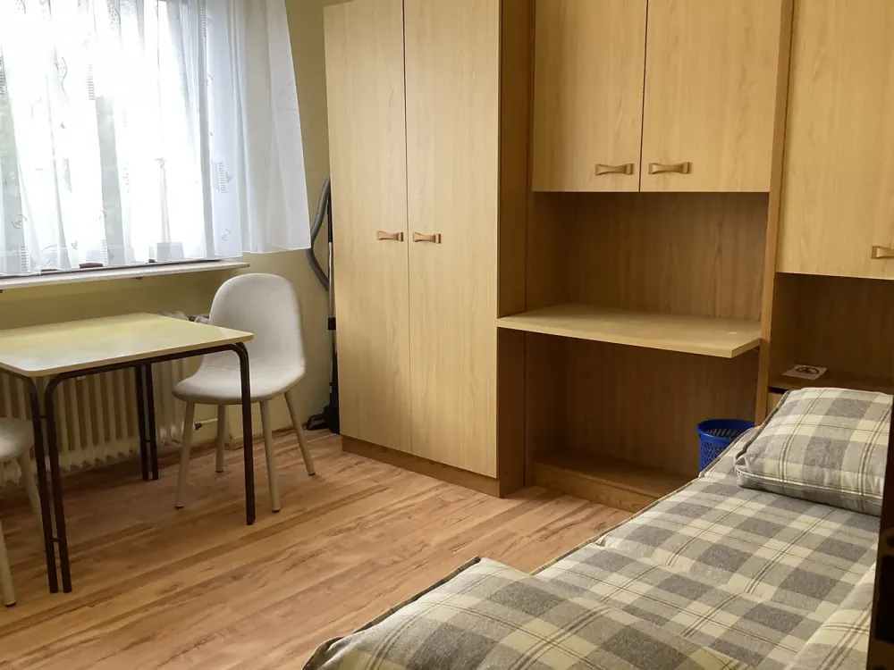 Furnished Room with Shower and WC