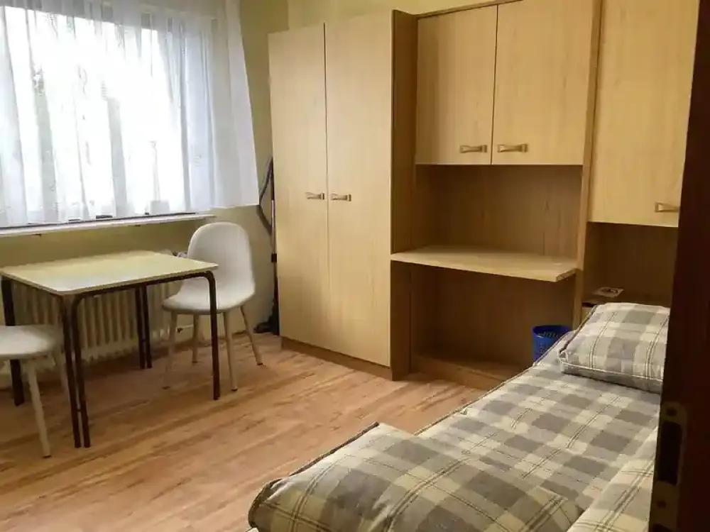 Furnished Room with Shower and WC