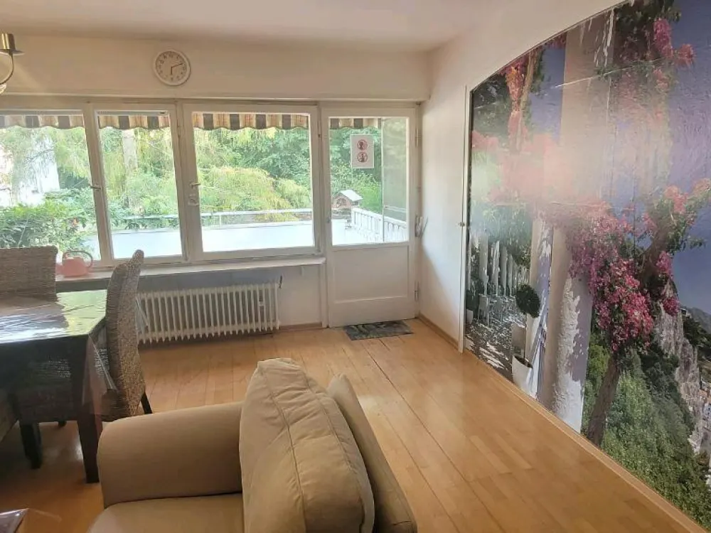 Helle 3-Zimmer-Wohnung mit großen Balkon neben Wald