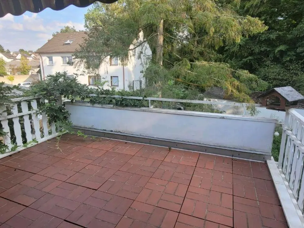 Helle 3-Zimmer-Wohnung mit großen Balkon neben Wald