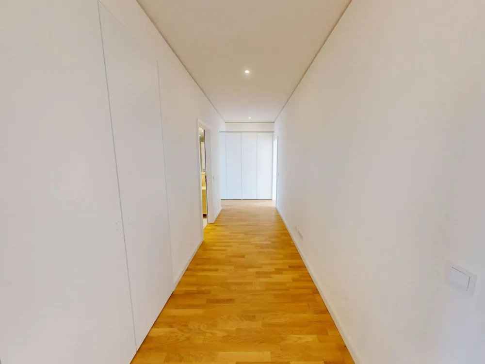 Großzügige und lichtdurchflutete 3-Zimmer-Wohnung an der Elbspitze