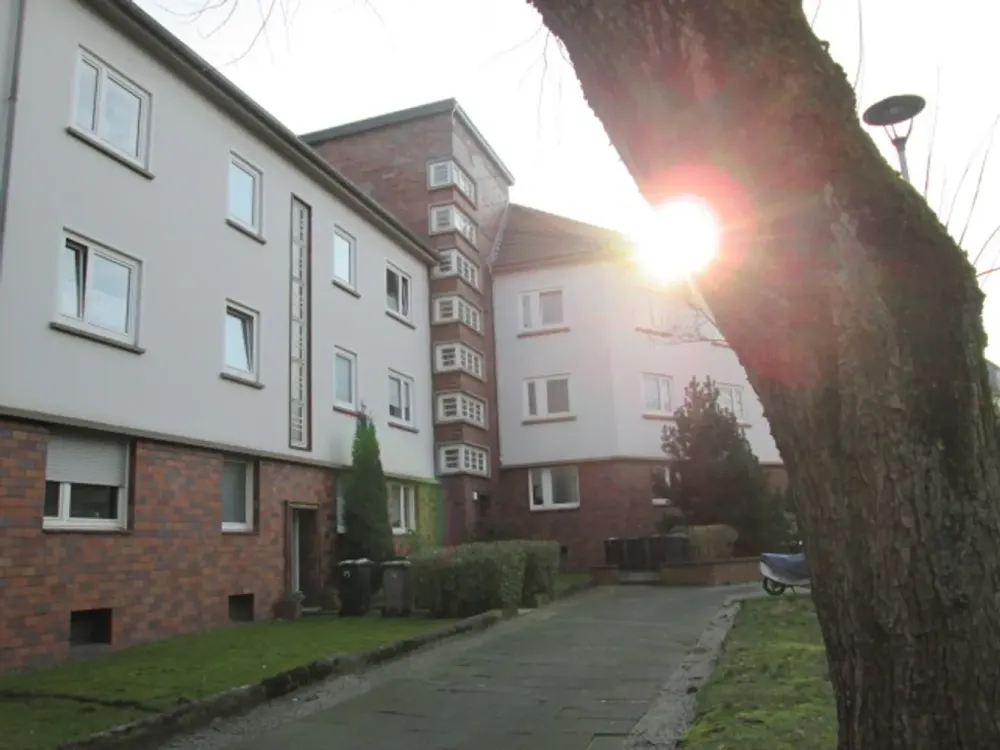 Schöne Singlewohnung mit Balkon !