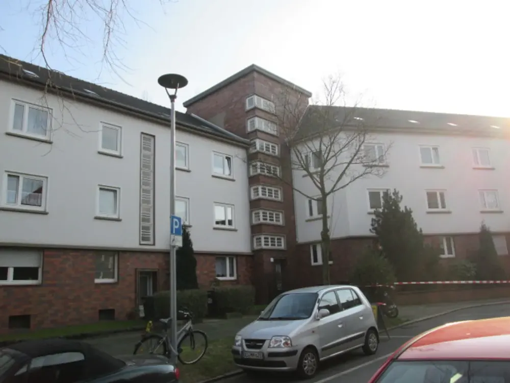 Schöne Singlewohnung mit Balkon !