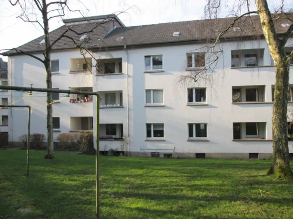 Schöne Singlewohnung mit Balkon !