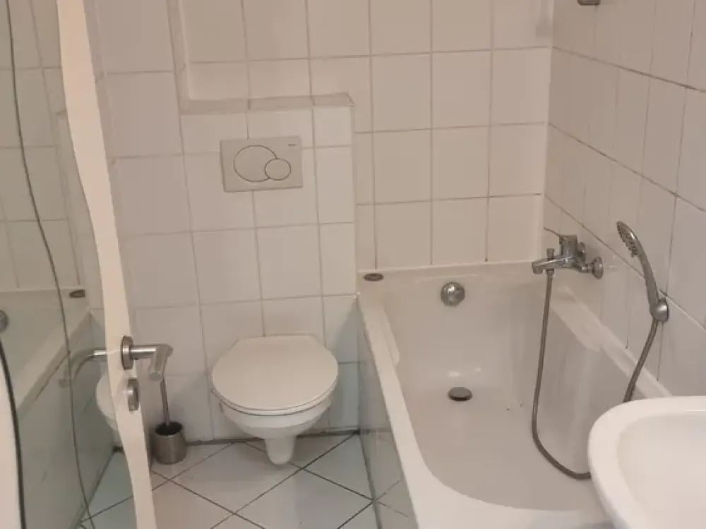 Schöne 1 Zimmerwohnung in ruhiger Wohnlage-sonniger Balkon