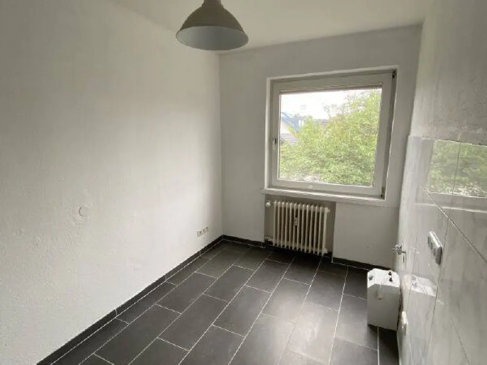 Lichtdurchflutete 3-Zimmerwohnung mit Loggia in Köln-Porz