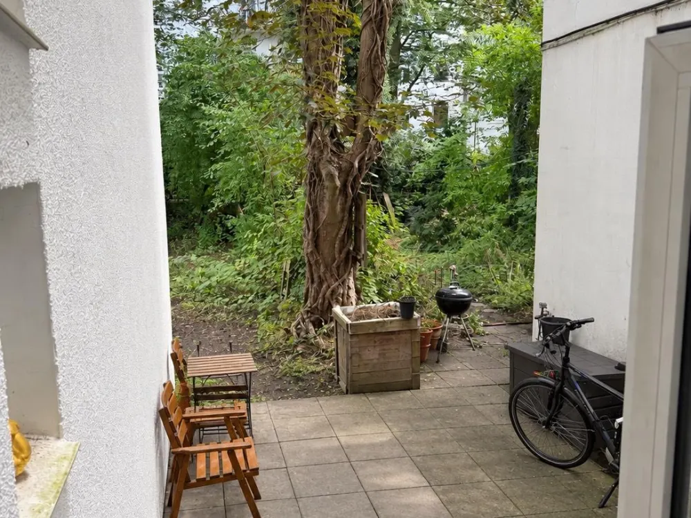 2-Room Apartment with Garden in Eimsbüttel Opposite Apartment in Altona