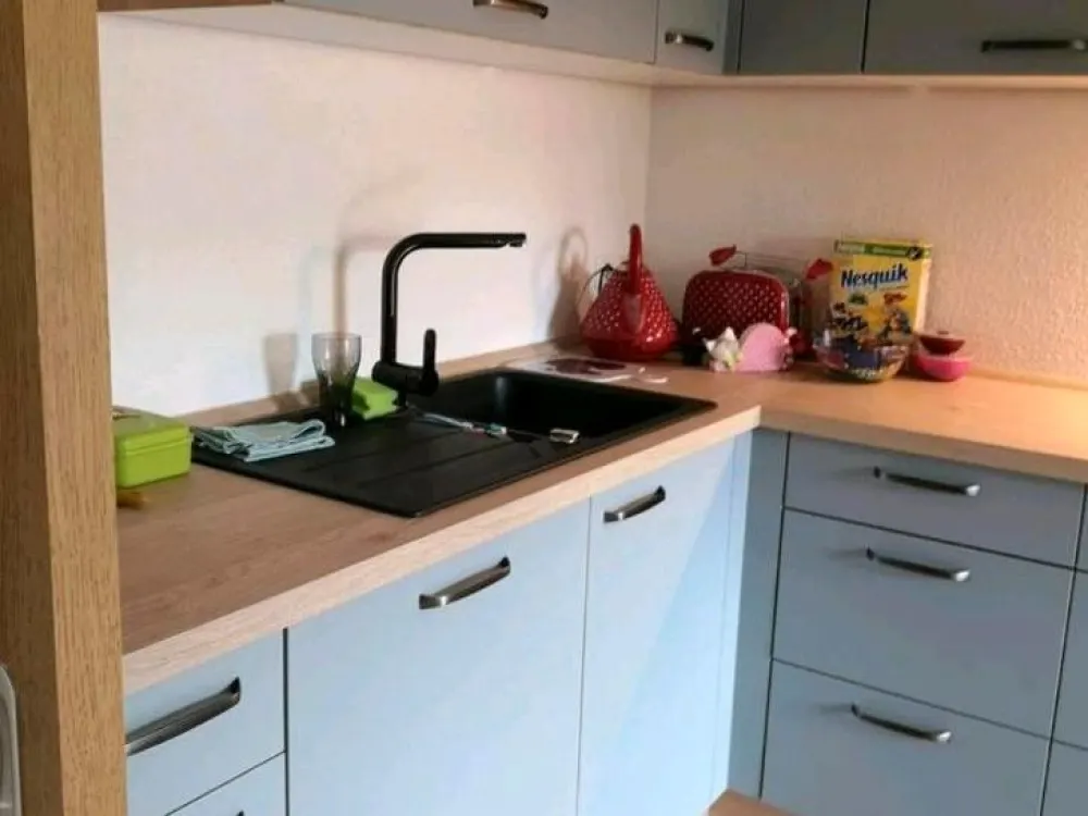 Große 3-Raumwohnung mit Einbauküche