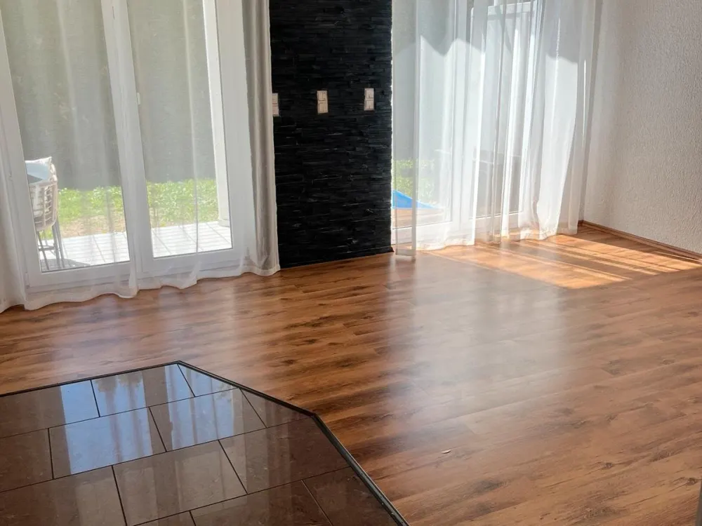 2-room apartment ground floor with small garden