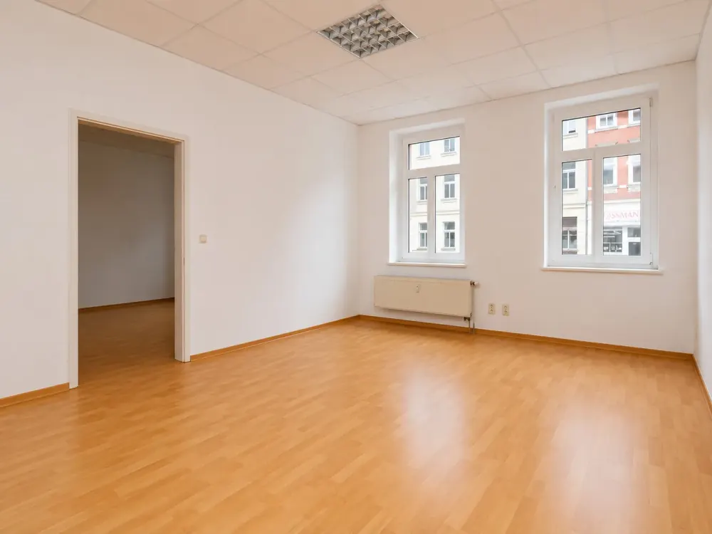 2-Room Ground Floor Apartment on Linkelstraße for Rent