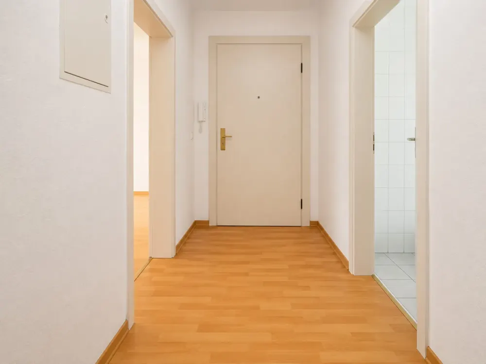 2-Room Ground Floor Apartment on Linkelstraße for Rent